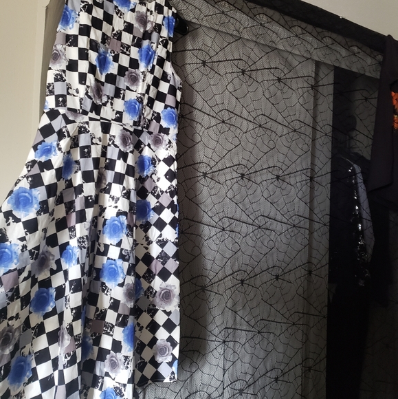Blue + Gray Rose Checkerboard Pinup Dress (Large, NWOT) - Picture 2 of 5